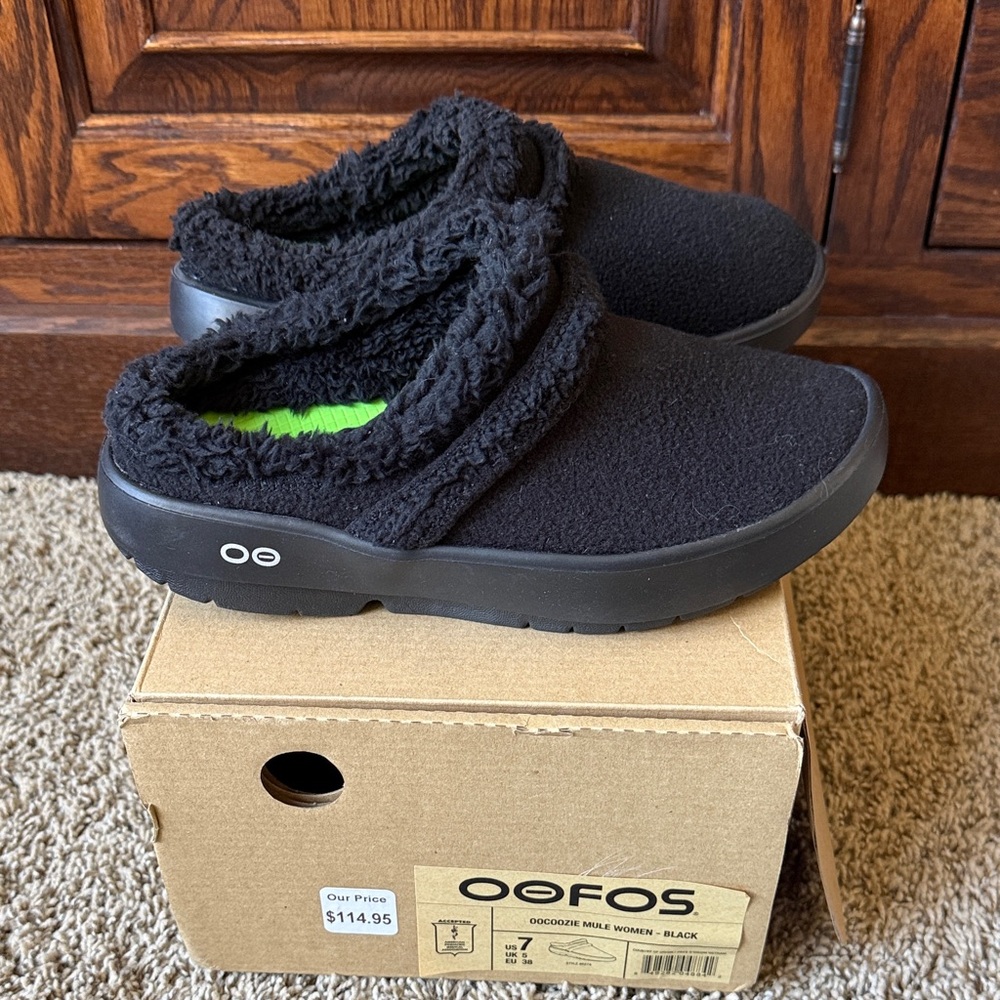 OOFOS Black Women's Mules